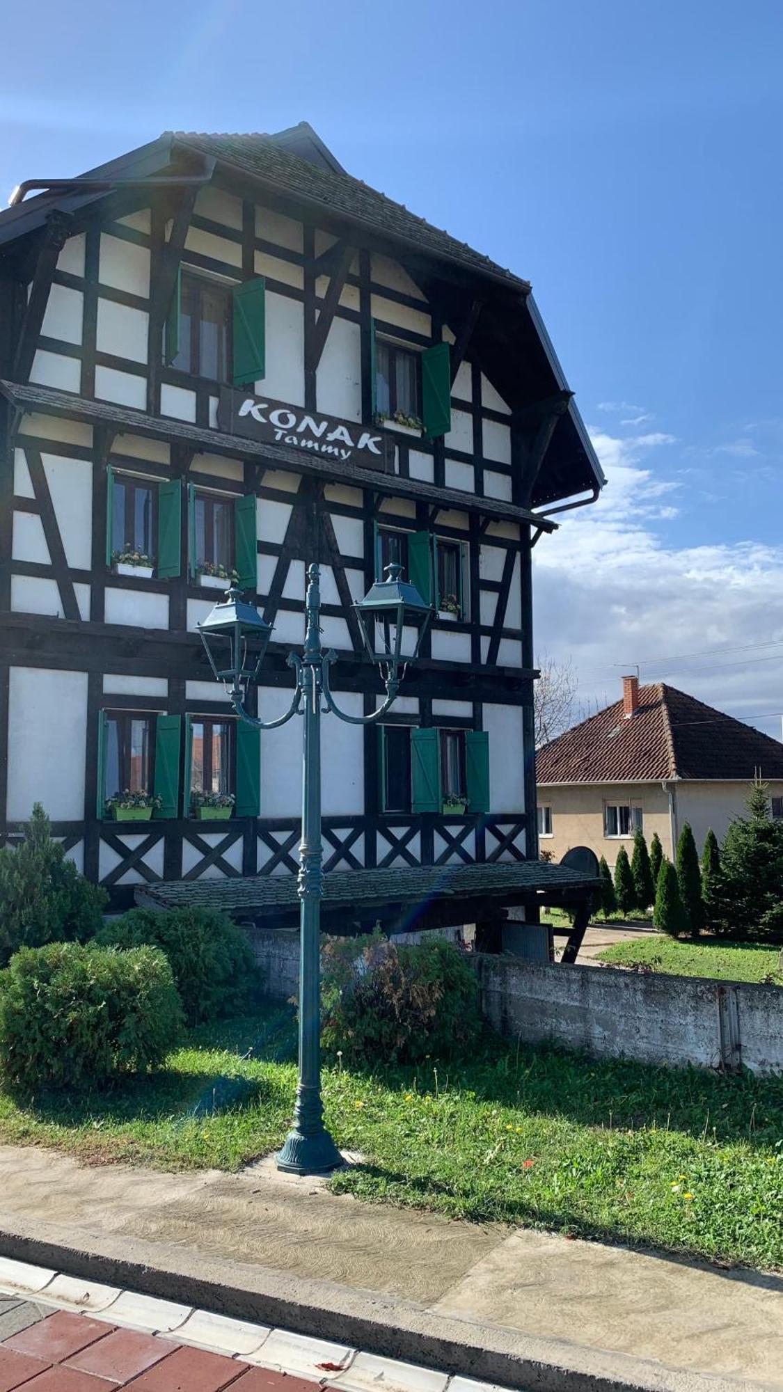 Hotel Konak Tammy Platicevo - Šabac Exteriör bild