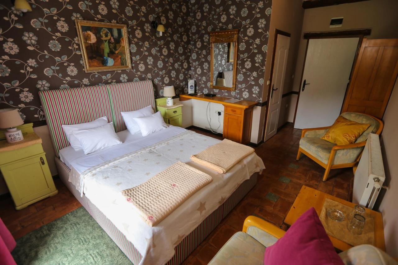Hotel Konak Tammy Platicevo - Šabac Exteriör bild